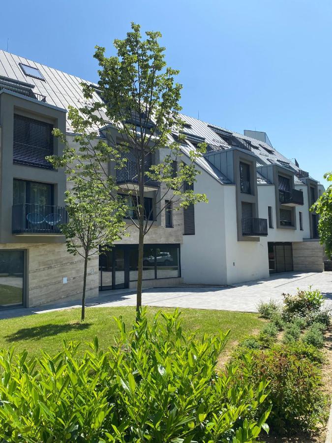 Atrium Apartman Heviz Mit Panoramaterrasse Und Tiefgarage Exterior foto